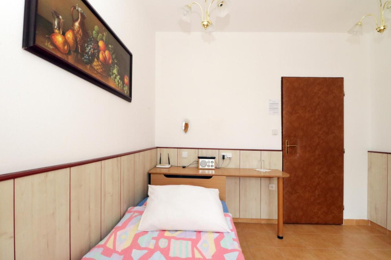 Hotel Penzion Hurka Dolni Libchavy Exterior foto