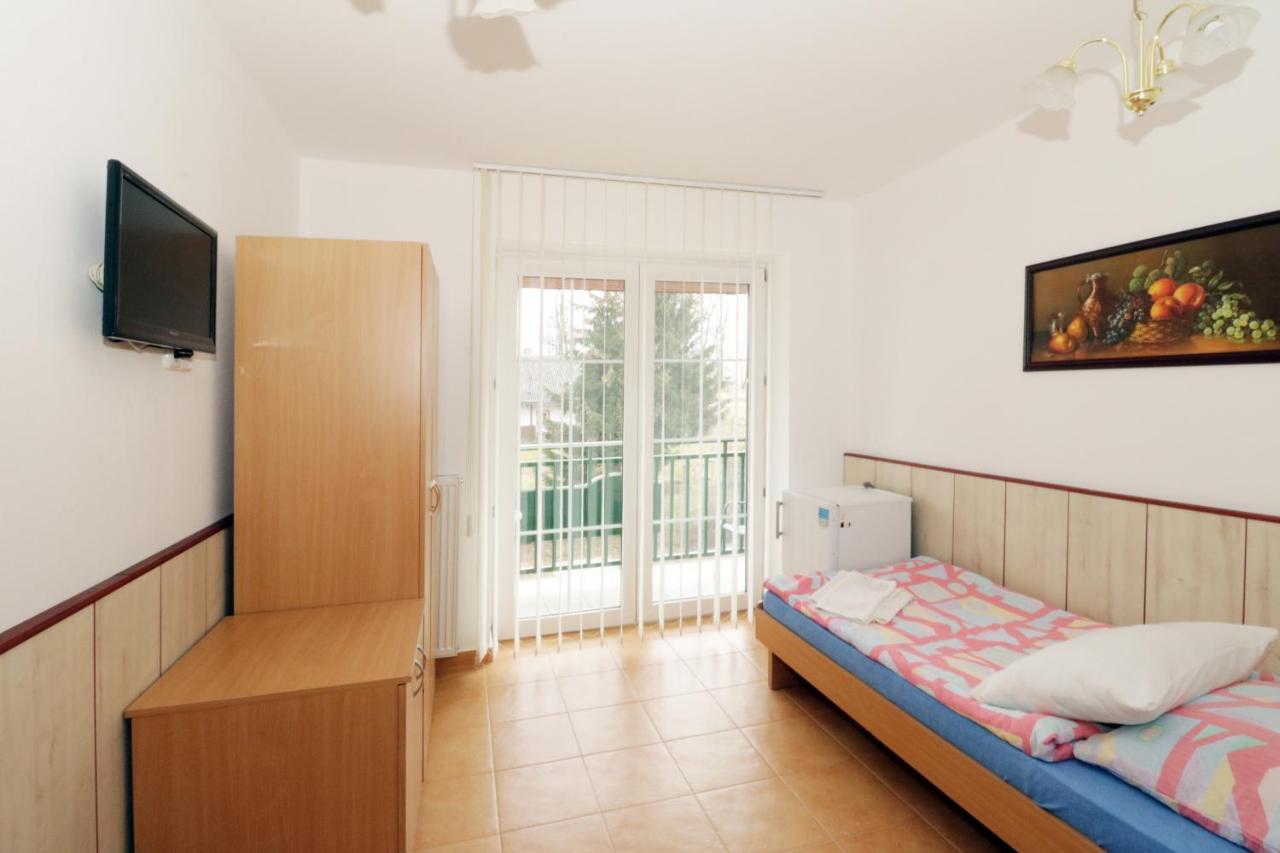 Hotel Penzion Hurka Dolni Libchavy Exterior foto