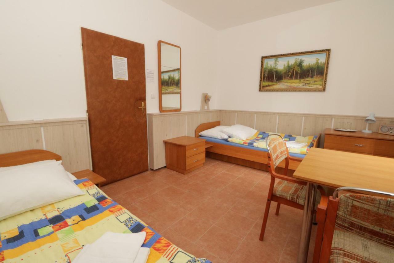 Hotel Penzion Hurka Dolni Libchavy Exterior foto